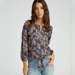 West kei floral blouse keyhole detail
